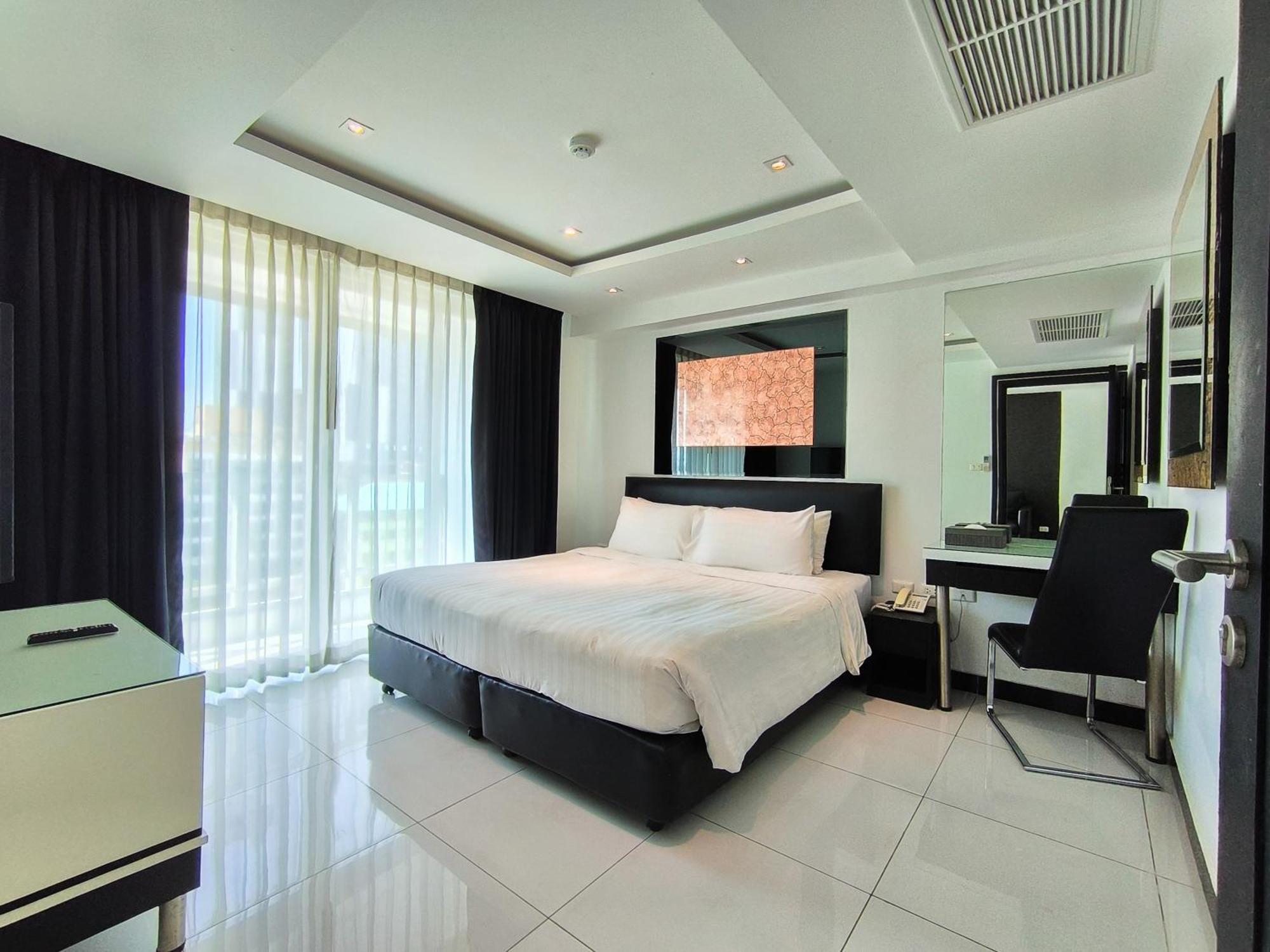 Nova Suites Pattaya By Compass Hospitality Exterior foto